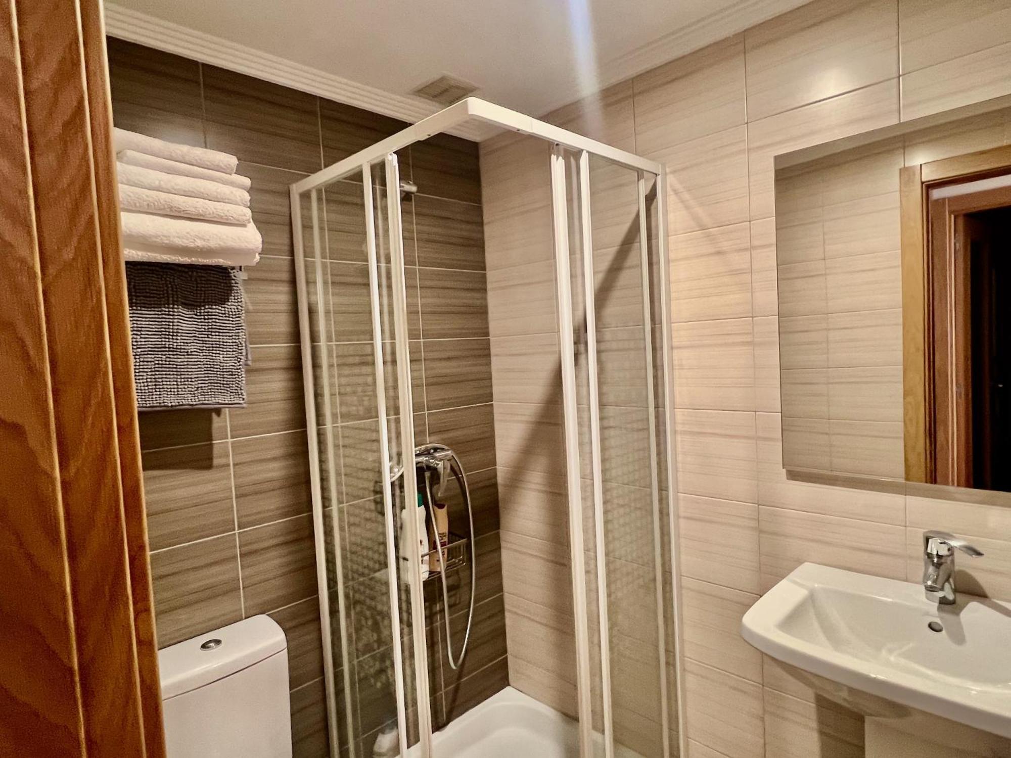 Apartamento Europa Prados Atenea Oviedo Dış mekan fotoğraf